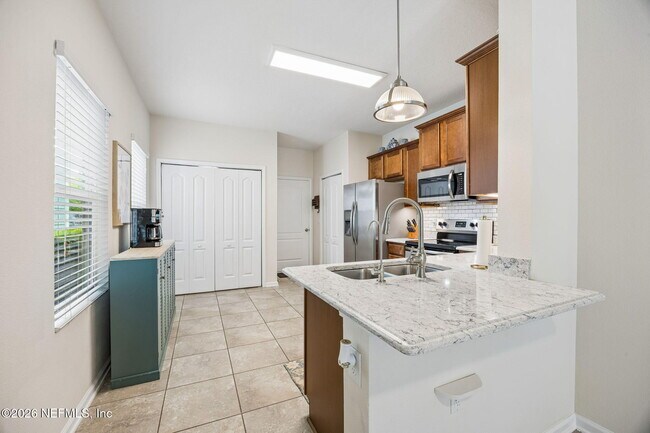Building Photo - 470 Servia Dr