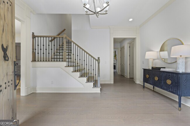 Building Photo - 1742 Helen Dr NE