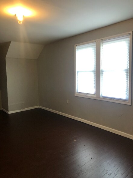 Building Photo - 7514 E Brentwood St