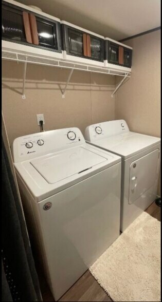 Laundry Room - 203 Poplar St