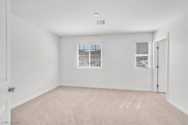 Building Photo - 352 Rosefinch St