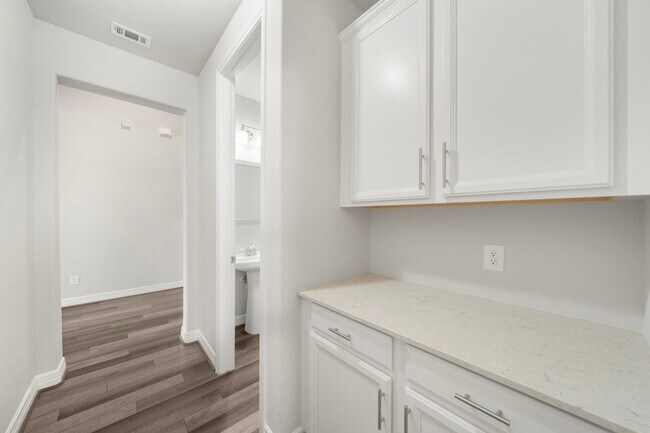 Building Photo - 27130 Spanish Wind Ct