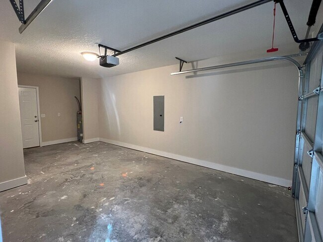 Building Photo - 3bd 2ba HOME FOR RENT!