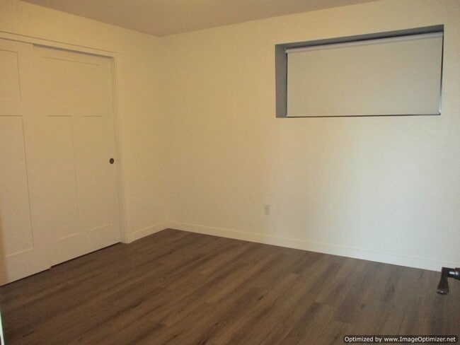 Building Photo - 2 Bedroom, 2 bathroom Northview Terrace Co...
