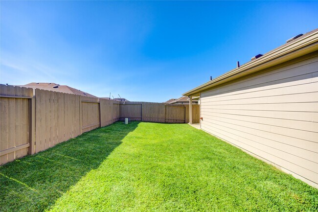 Building Photo - 5406 Castlebury Meadows Dr