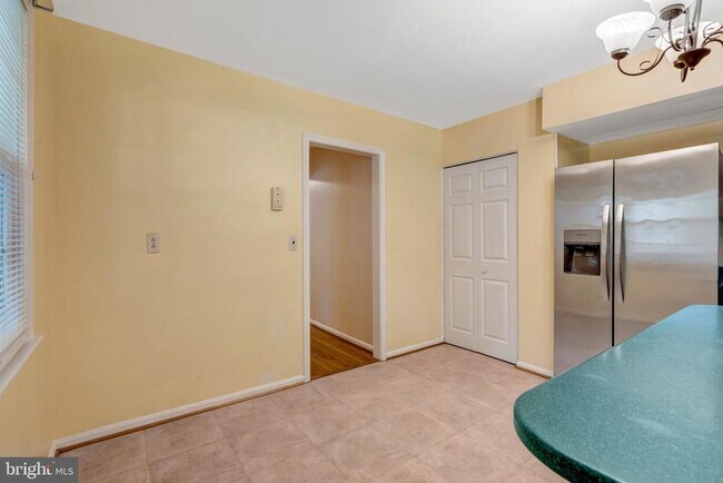 Building Photo - 8916 Braeburn Dr