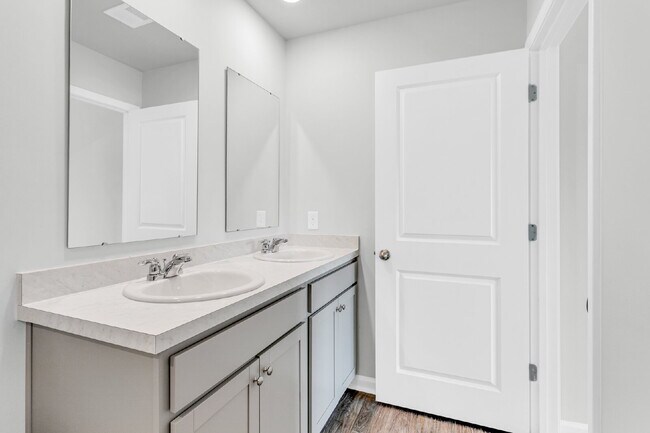 Building Photo - Beautiful Townhome at the Pines of New Hampstead