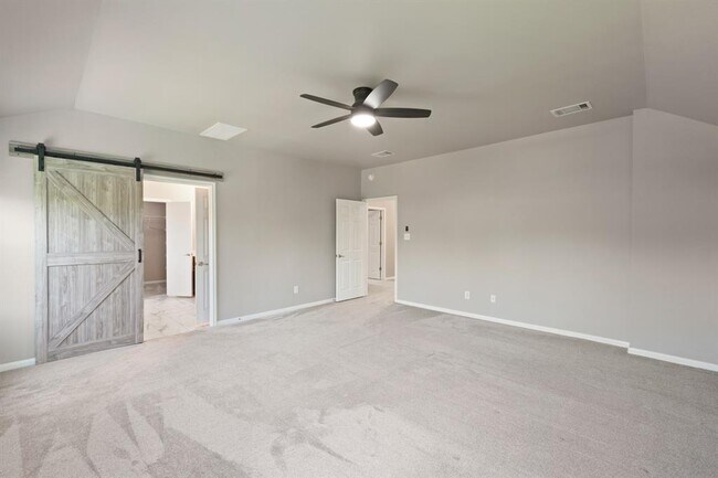 Building Photo - 1121 Boxwood Loop