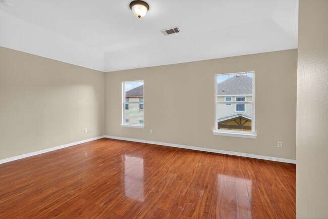 Building Photo - 3215 Sapphire Star Dr