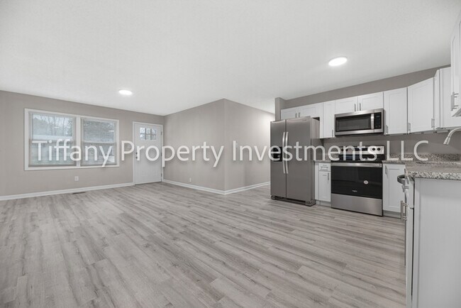 Building Photo - 2331 Woodleaf Dr