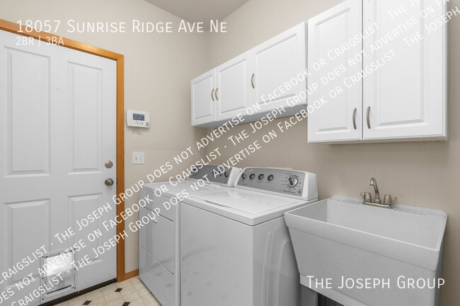 Building Photo - 18057 Sunrise Ridge Ave NE
