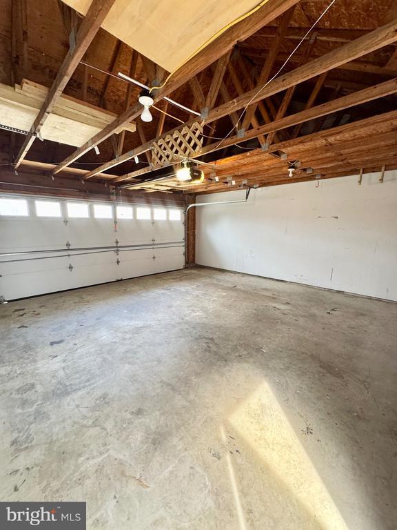 Building Photo - 120 Tall Grass Ln