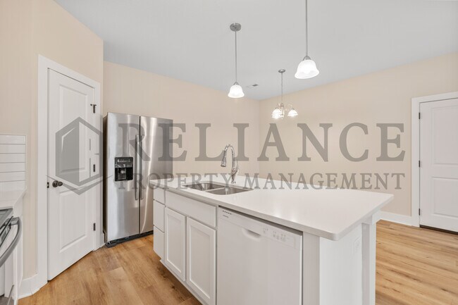 Building Photo - 212 W May St