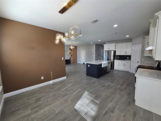 Building Photo - 610 Parker Cir