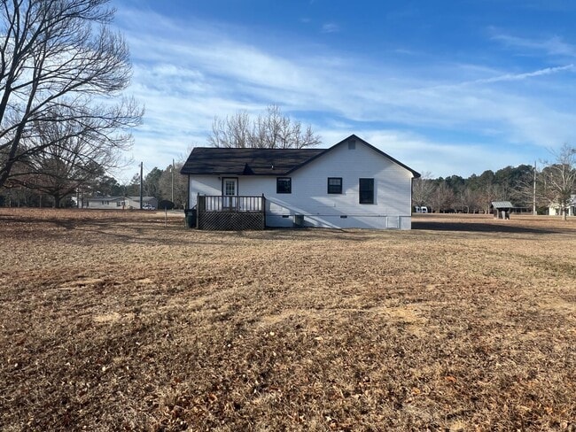 Building Photo - Cute Home in Cochran