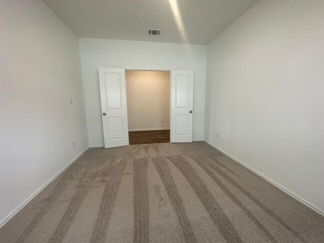 Building Photo - 176 Jeffers