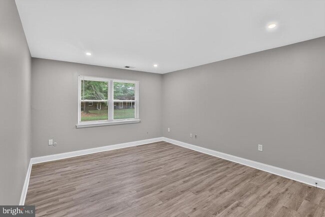 Building Photo - 1807 Silver Ct