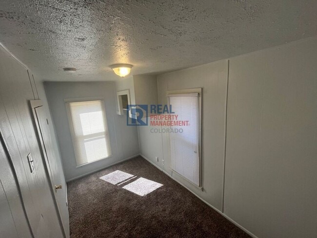 Building Photo - 107 W 1st-