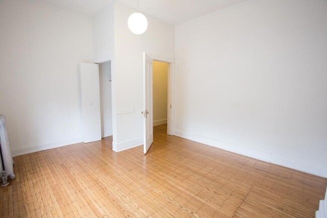 Interior Photo - The Pepperland