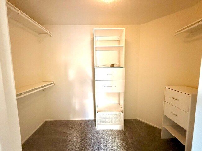 Building Photo - 4 Bed Single Story Home for rent in Wildomar