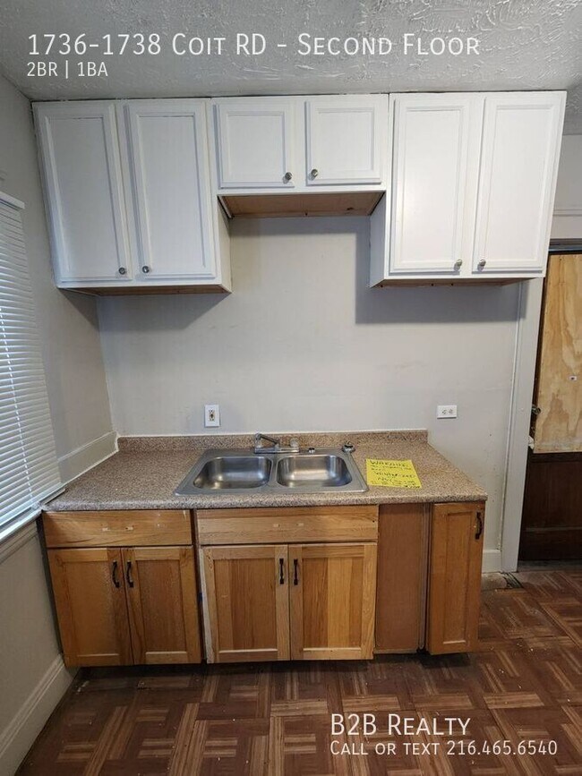 Building Photo - 1736-1738 Coit RD-Second Floor