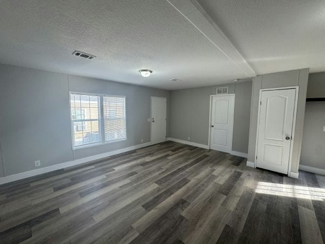 Building Photo - 2691 Vindale St