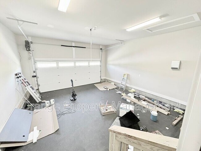 Building Photo - 211 Crooked Cedar Way