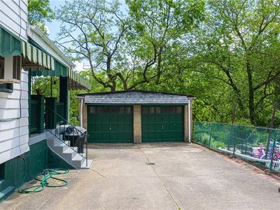 Garage &amp; Driveway - 4740 Juniper St