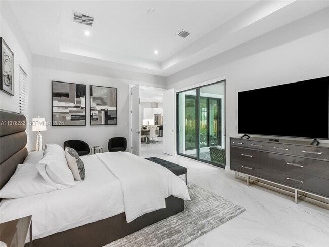 Building Photo - 1484 SW 32nd St