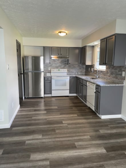 Primary Photo - 3824 Longton Dr