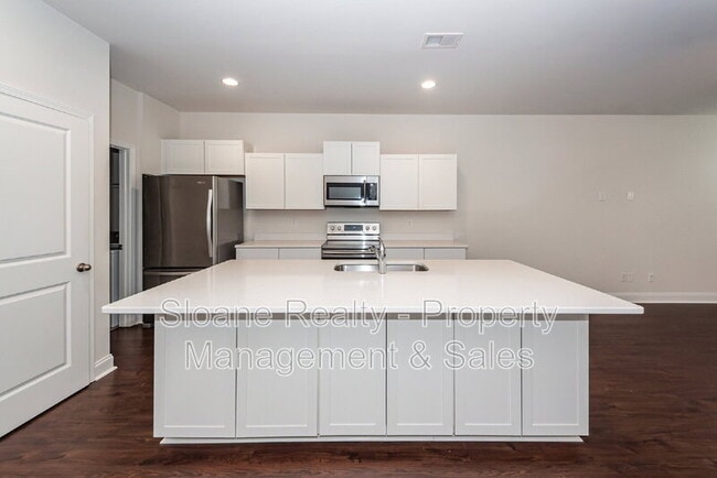 Building Photo - 7787 Montview Rd