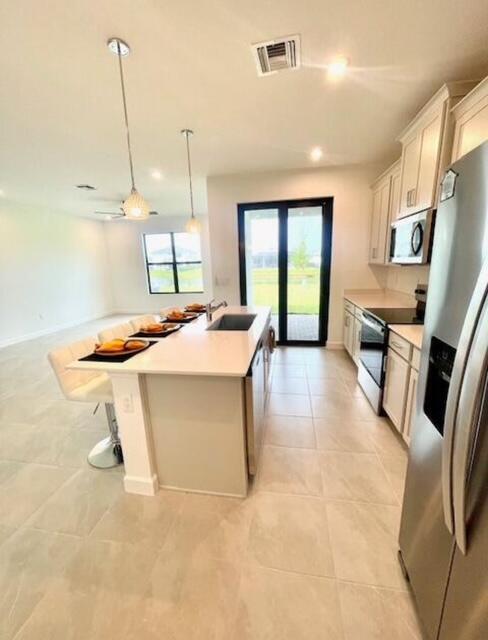 Building Photo - 14043 SW Thorens Dr