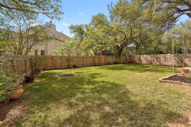 Building Photo - 2023 Wood Glen Dr