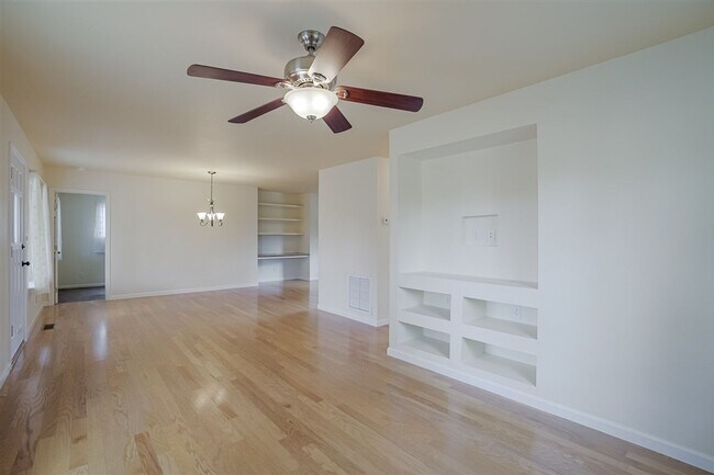 Building Photo - 2111 Nolte Dr