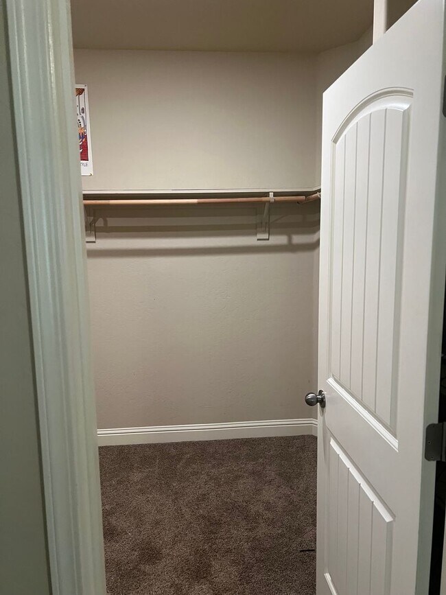 Building Photo - Charming Loma Vista Home