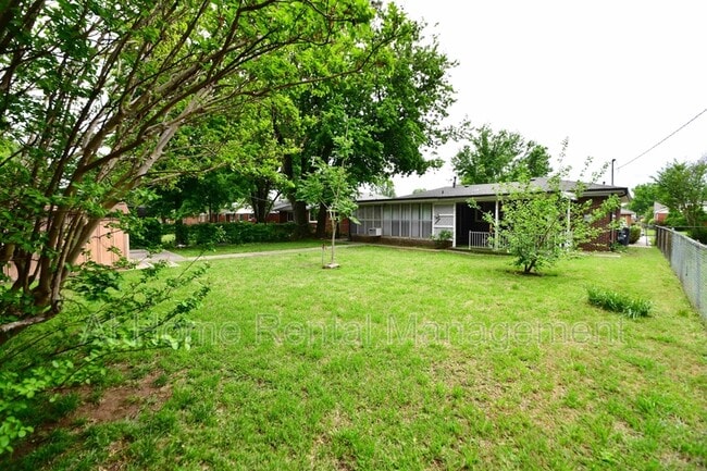 Building Photo - 3707 E 29th St