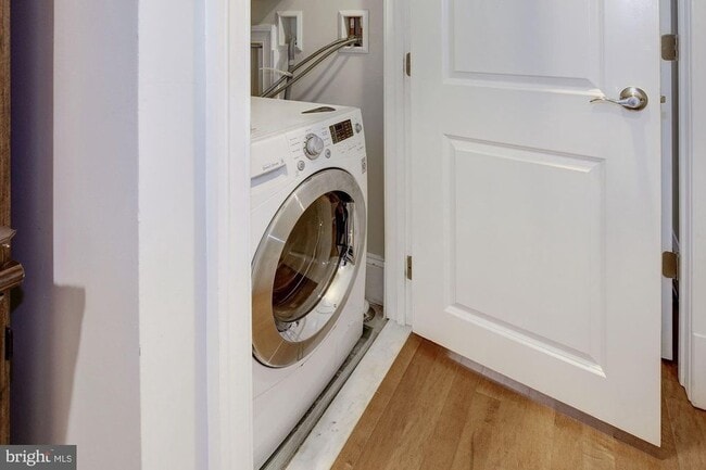 Building Photo - 1448 Harvard St NW