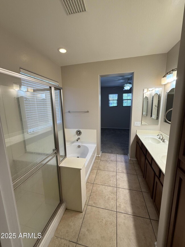Building Photo - 5355 W Chisum Trail