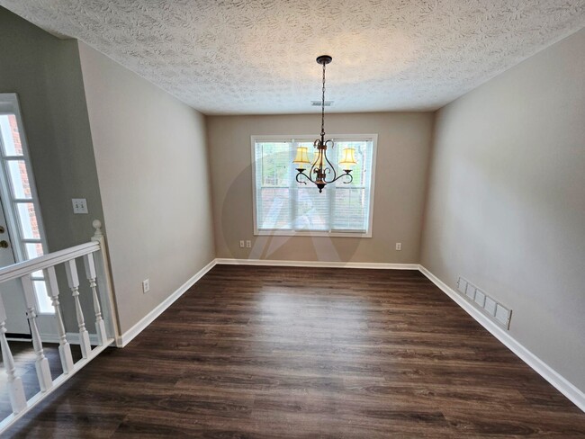 Building Photo - 130 Eagle Glen Dr