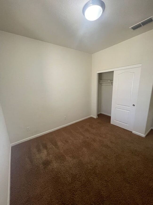 Building Photo - Desirable Folsom Property Near Russell Ranch Elementary School!