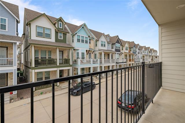 Building Photo - 206 S Village Way