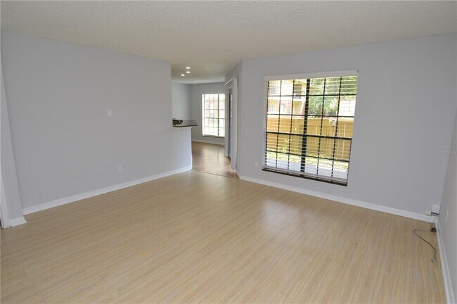 Building Photo - 8613 Mallard Reserve Dr