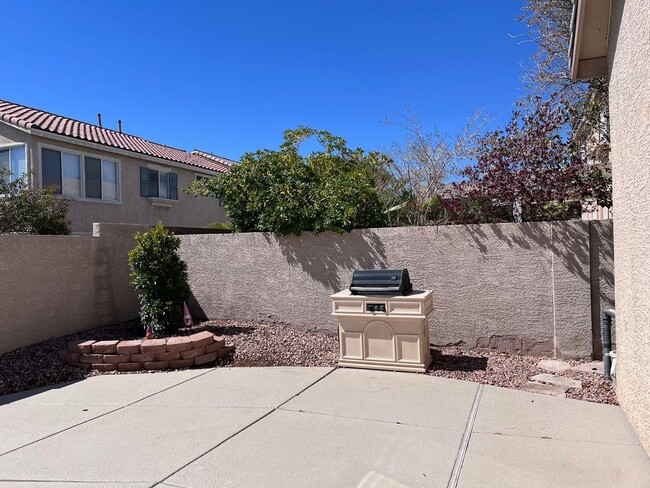 Building Photo - SUMMERLIN SINGLE STORY FOUR BEDROOM THREE ...