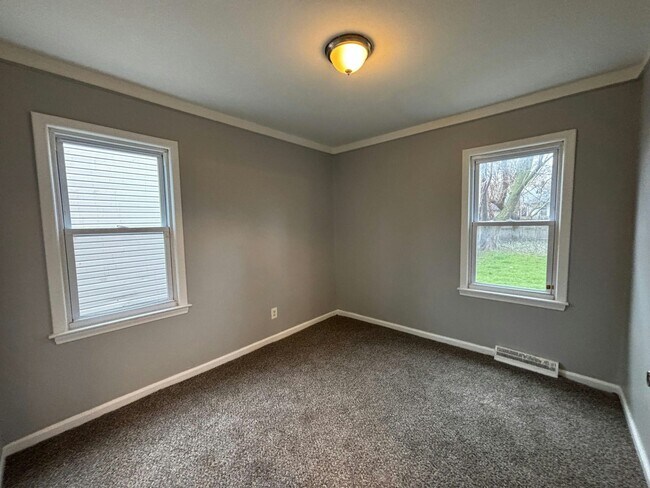 Building Photo - 8065 Prospect Ave