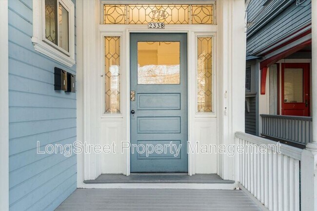 Building Photo - 2338 NW Hoyt St