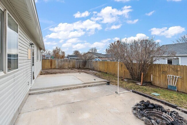 Building Photo - Remodeled Home in Kuna!