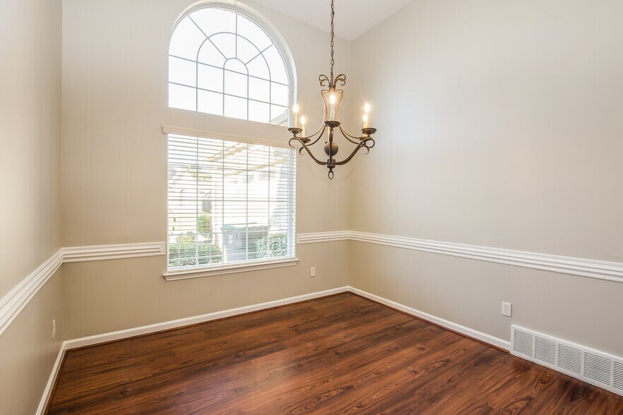 Building Photo - 9555 Morning Shadow Dr