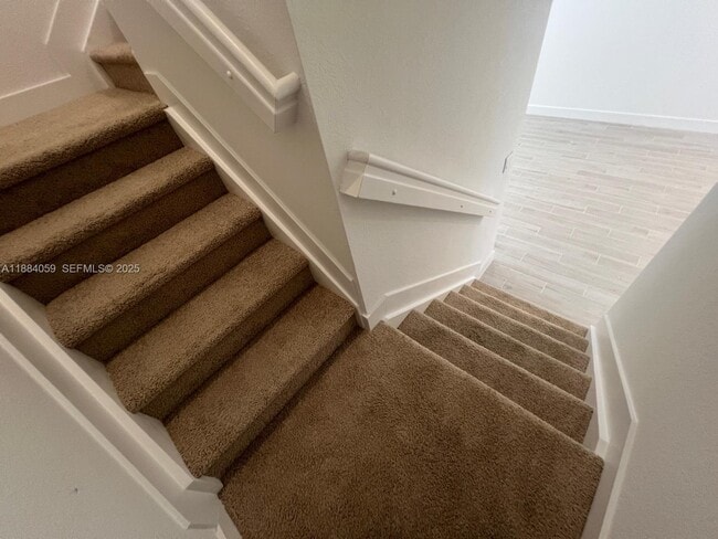 Building Photo - 109 SW 170th Ave