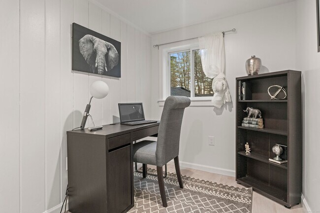 Building Photo - 45 Westledge Rd