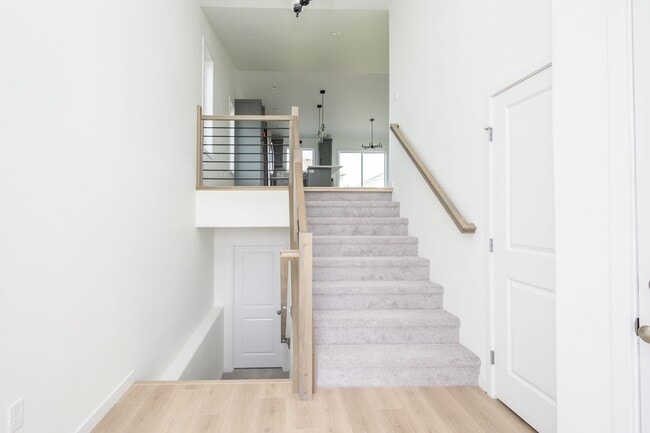 Building Photo - 4 Bed 3 Bath Single Family Home